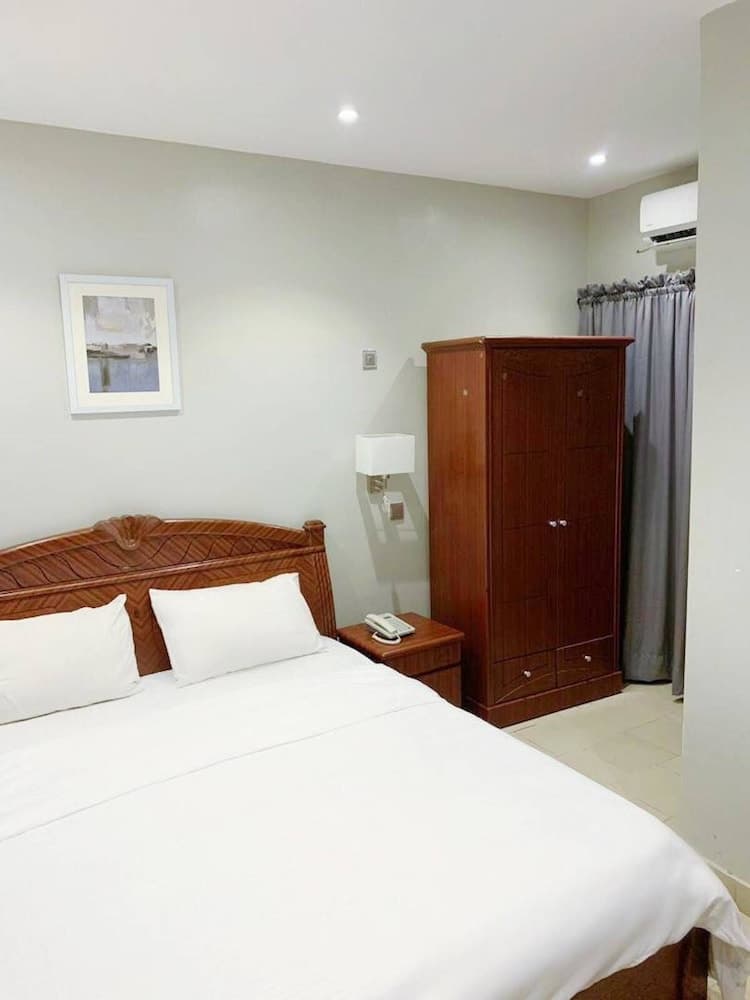 RM Suites