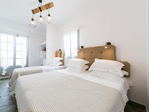 Evi Rooms