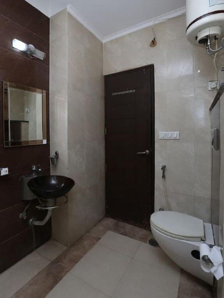 FabHotel Corple Stays