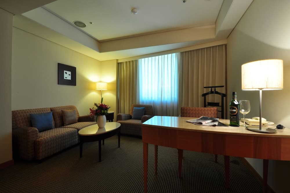 Forward Hotel