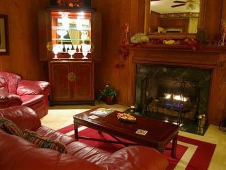 Brookside Mountain Mist Inn