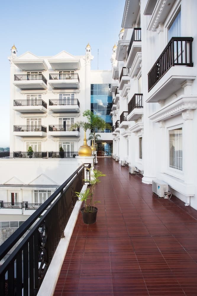 Tara Hotel