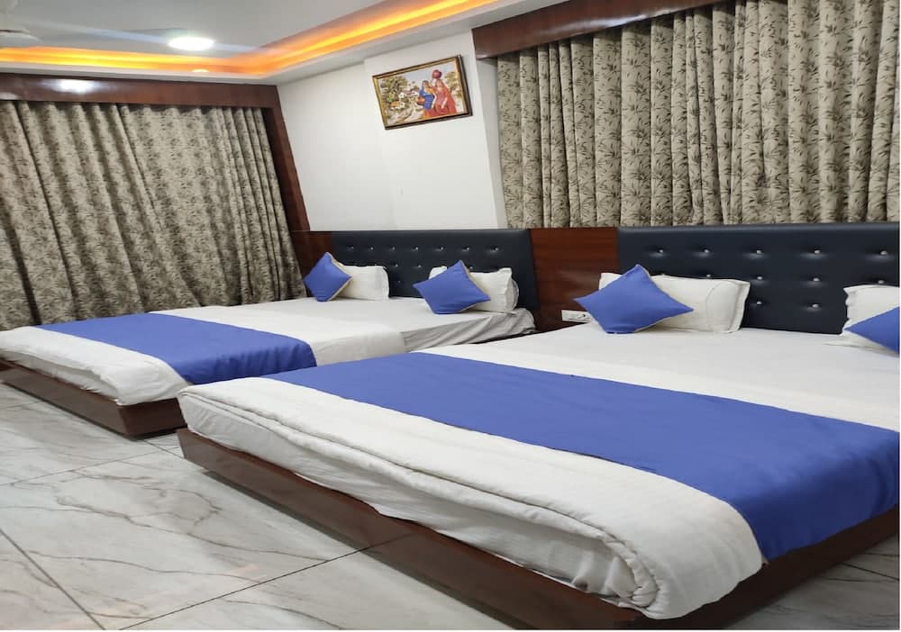 Hotel R R One