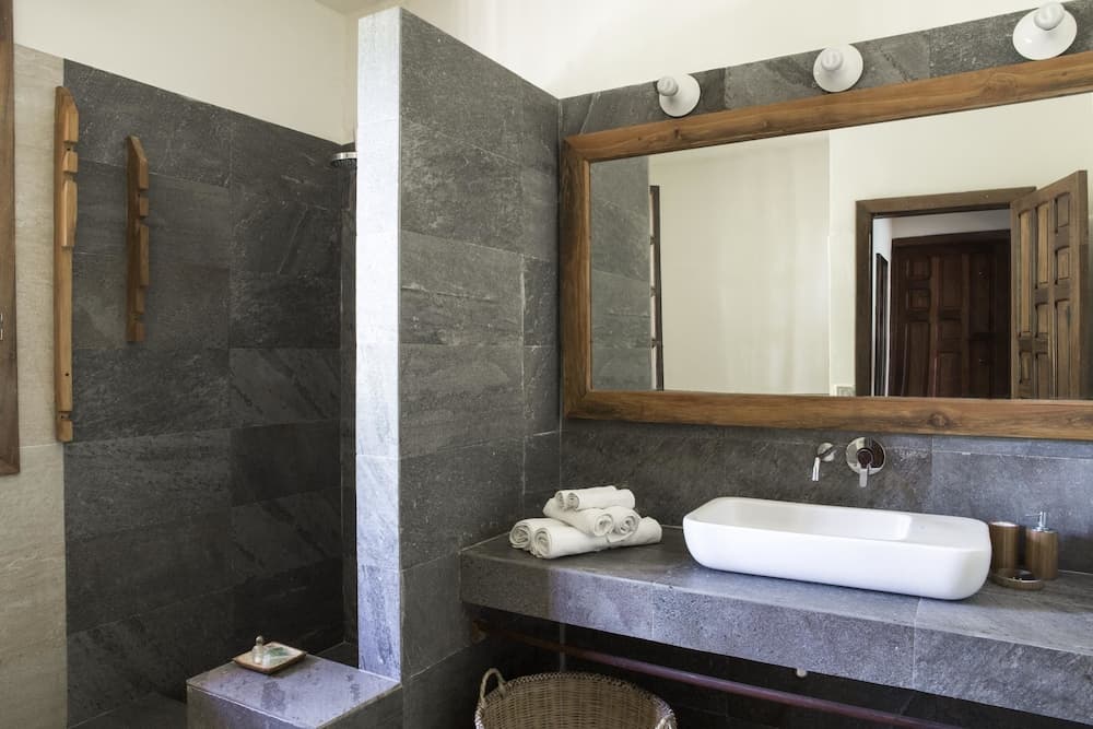 Hotel Corial Noir