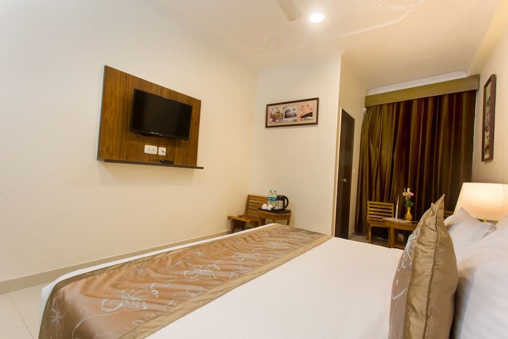 Hotel Earth
