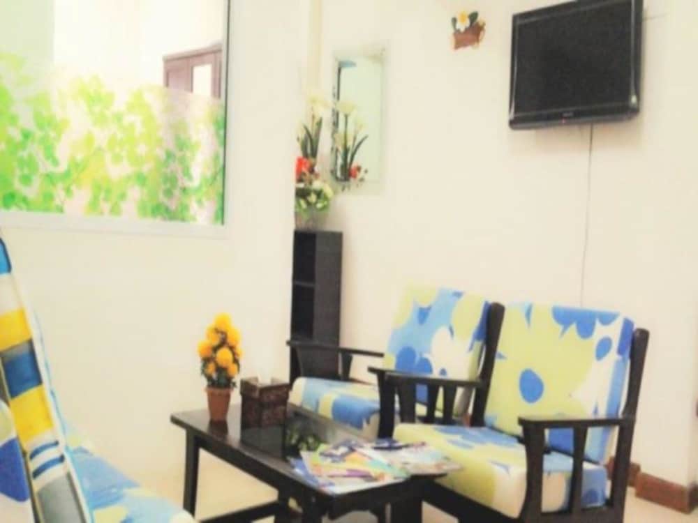 7 Colors House