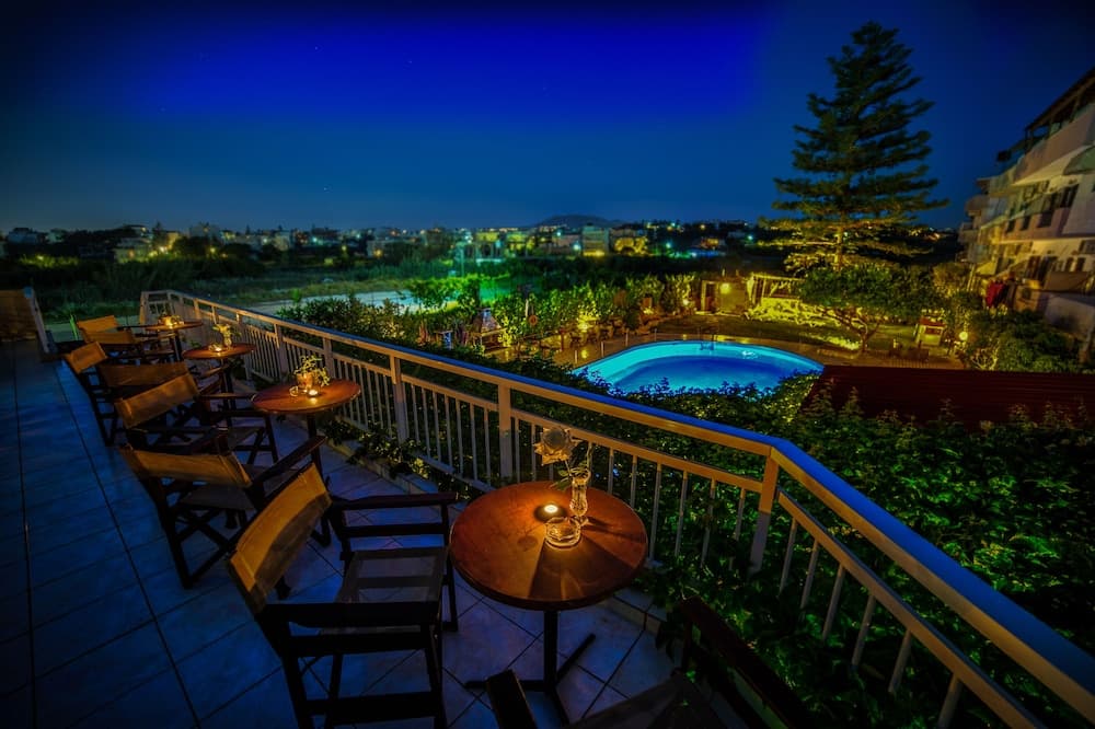 Roxani Hotel