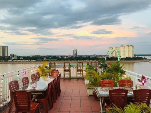 Harmony River Hotel