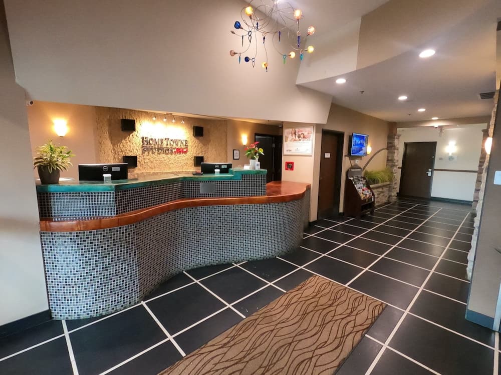 HomeTowne Studios & Suites Washington