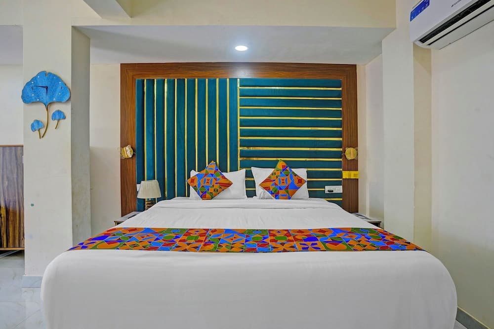 Fabhotel Small Daddy Plus