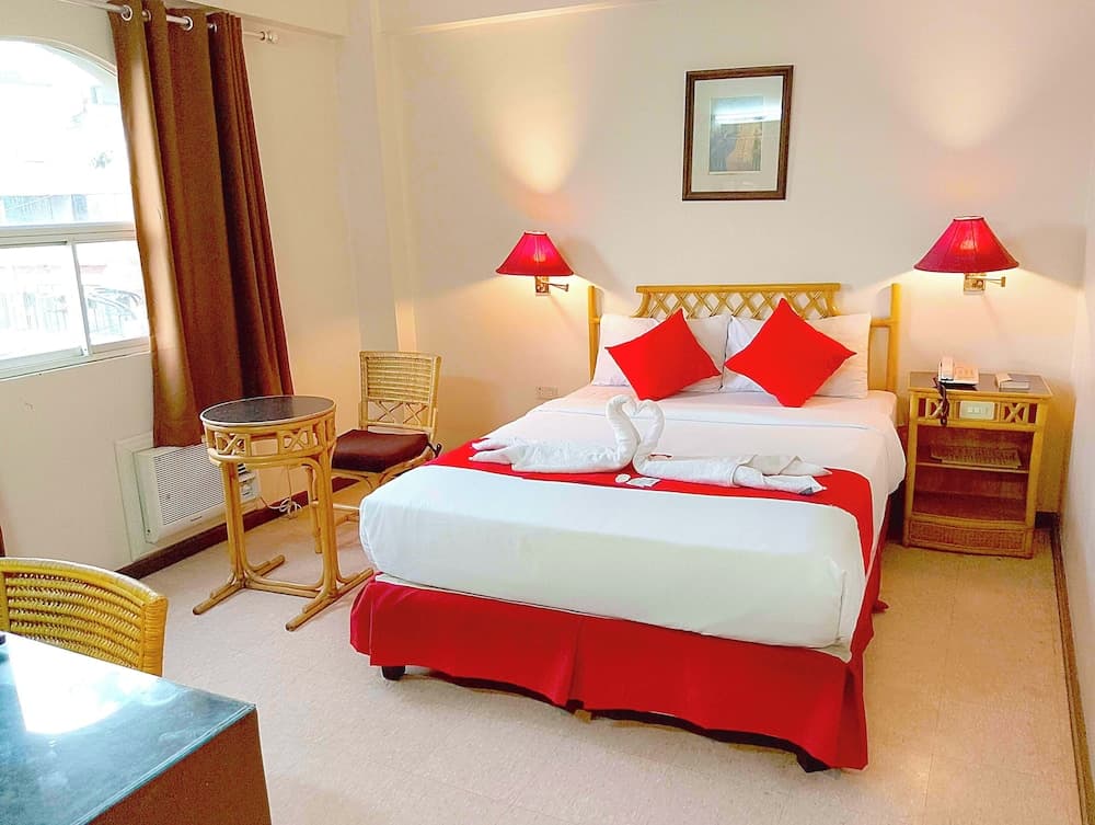 The Humbertos Hotel