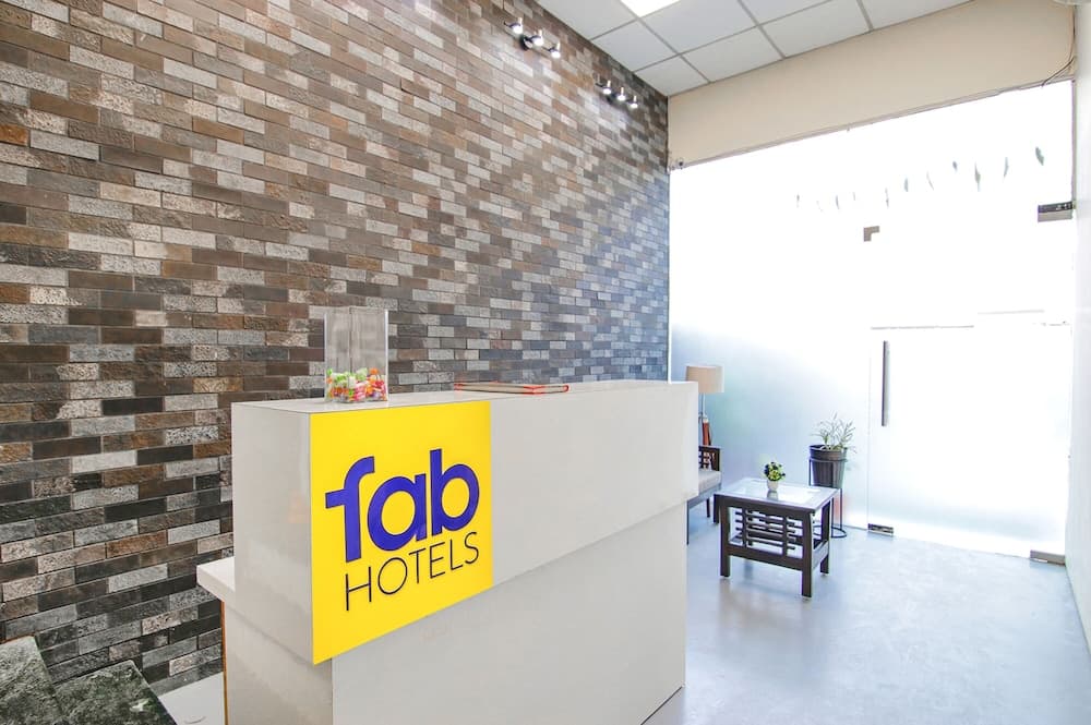 Fabhotel Rivlet Inn