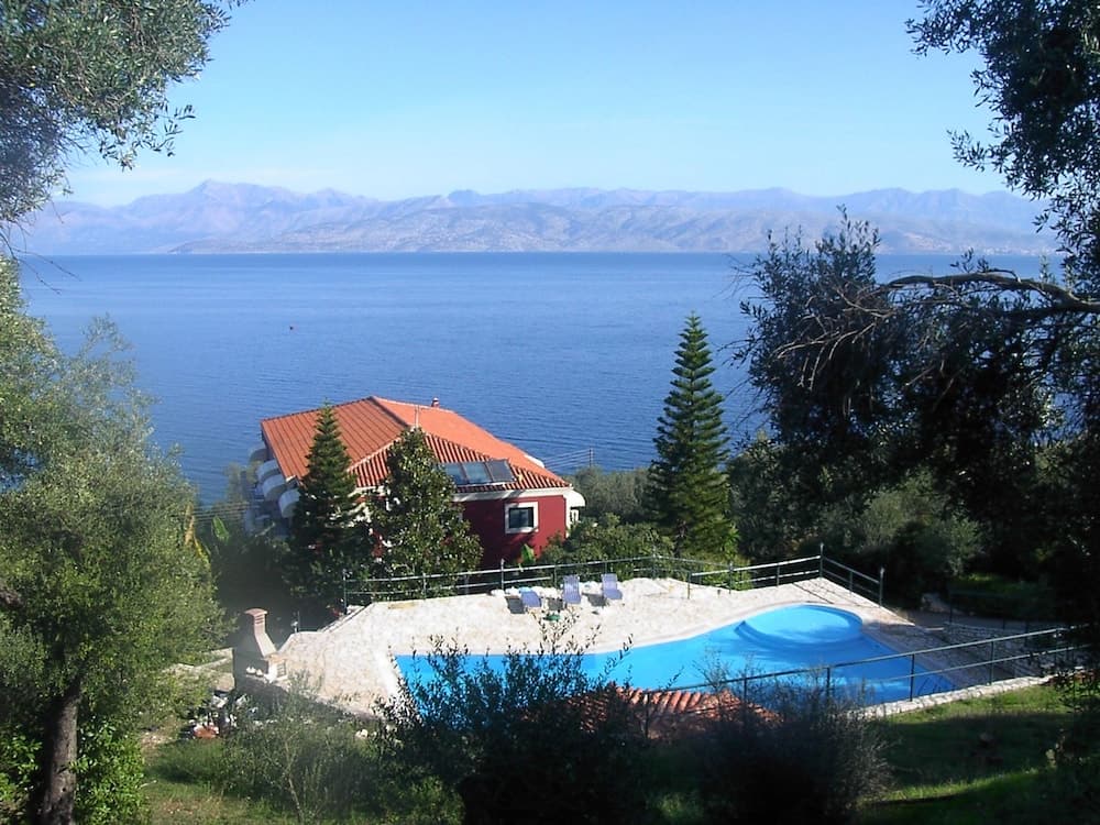 Apraos Bay Hotel