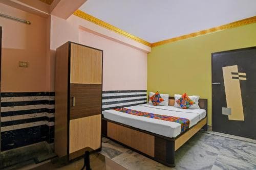 OYO Flagship Decent Guest House