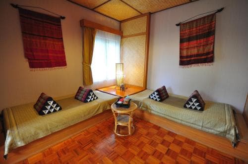 Coral Hotel Bangsaphan