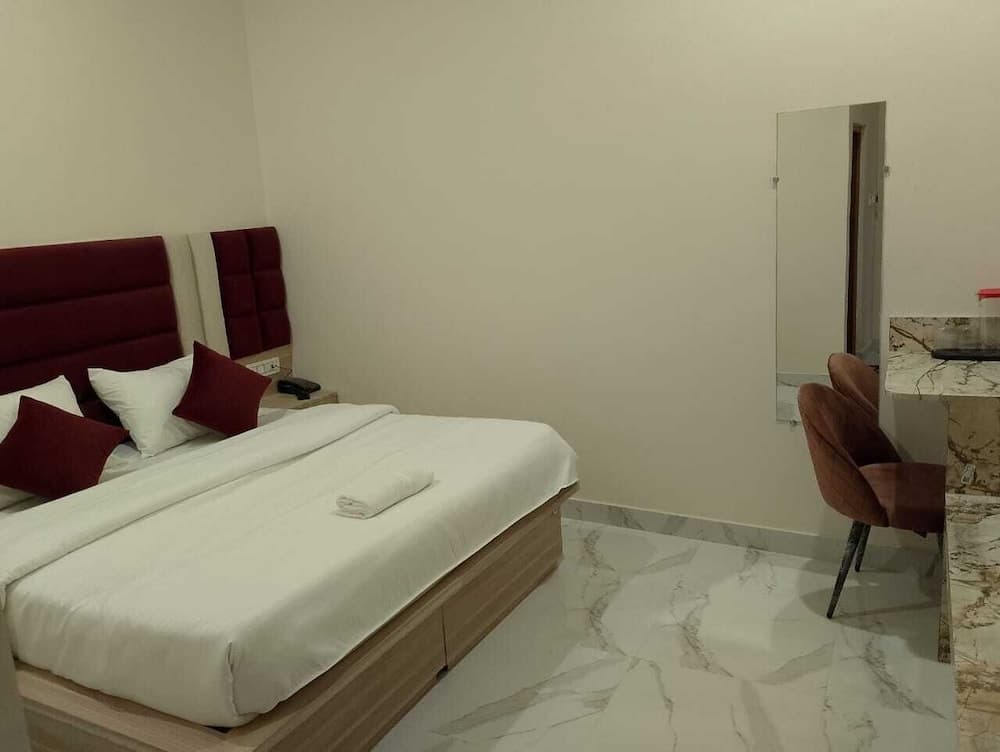 Hotel LR Delite Inn