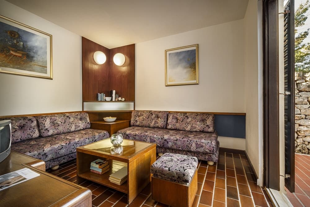 Apartments Trim