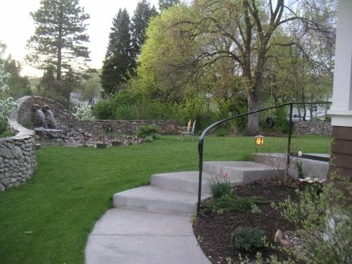 Blossoms Bed & Breakfast