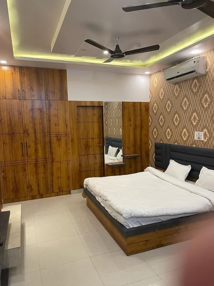 Udiksh Hotel and Restaurants