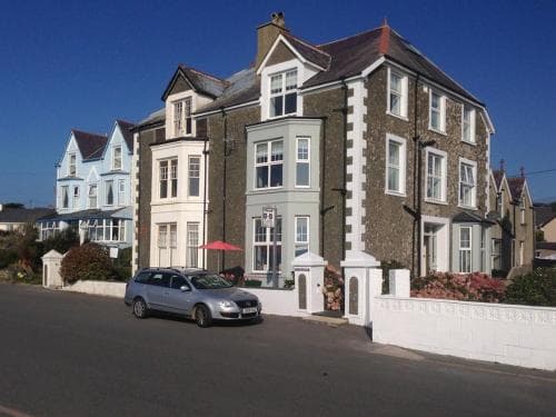 Glanllifon Bed & Breakfast