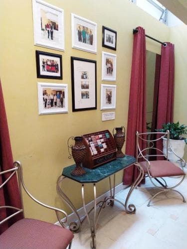 Leon De Oro Inn & Suites
