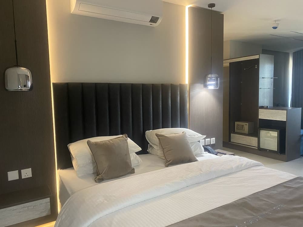 Captain s Hotel