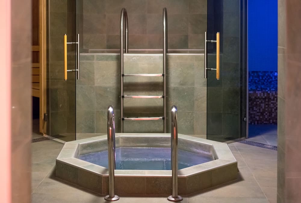 Rahoni Cronwell Park Hotel