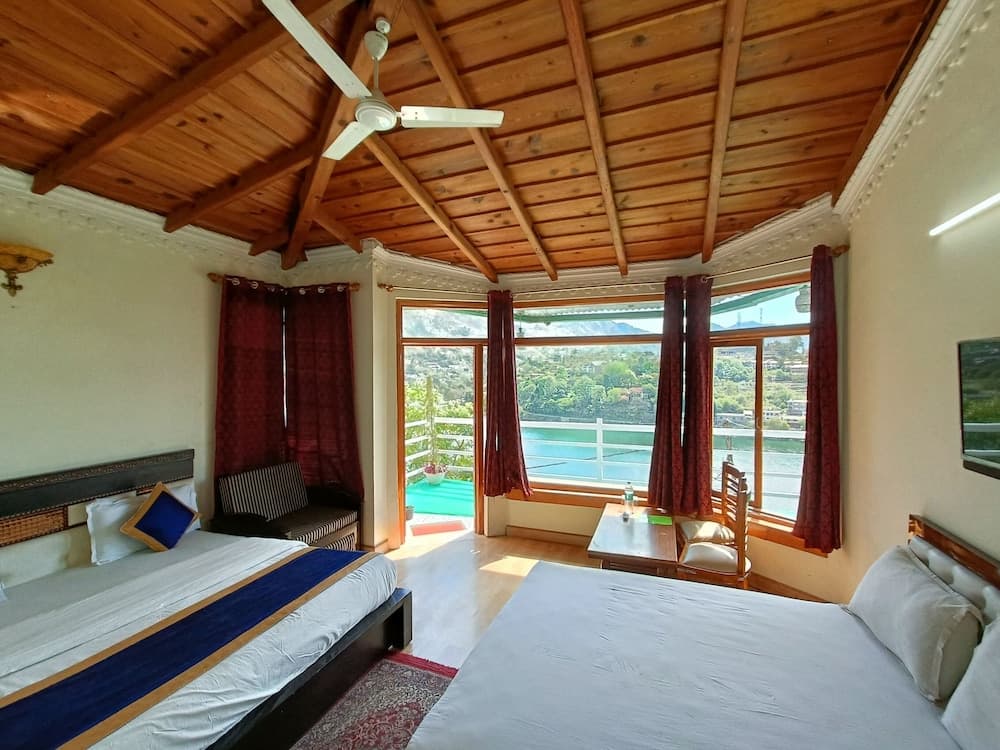 Crystal Lakeview