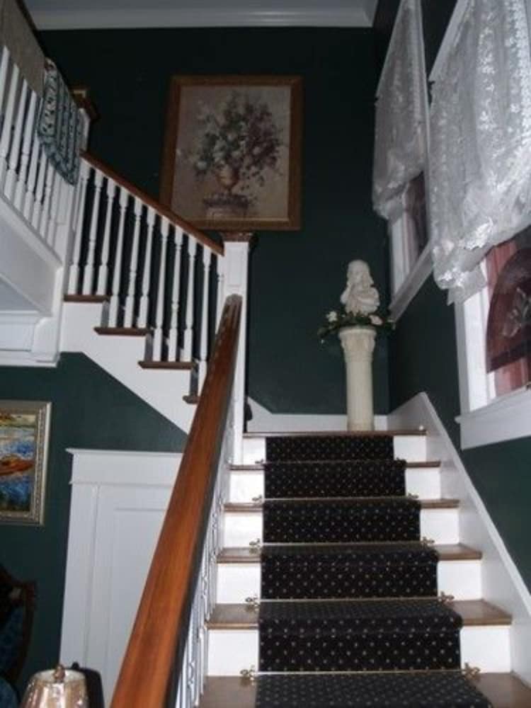 The Villa Bed and Breakfast