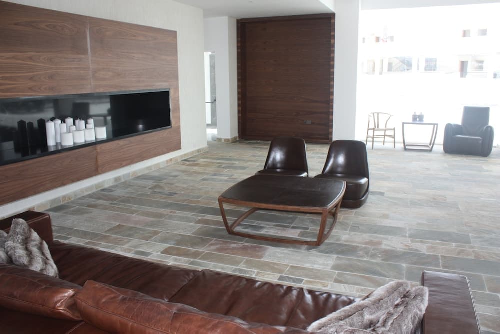 Amphora Hotel & Suites