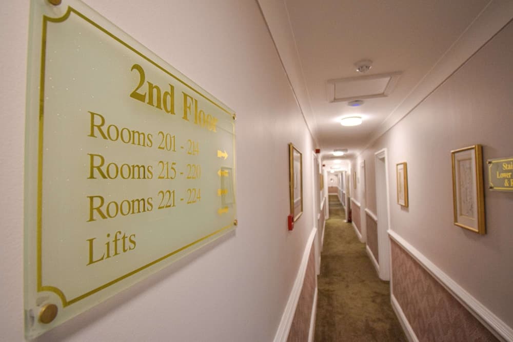 Pembridge Palace Hotel