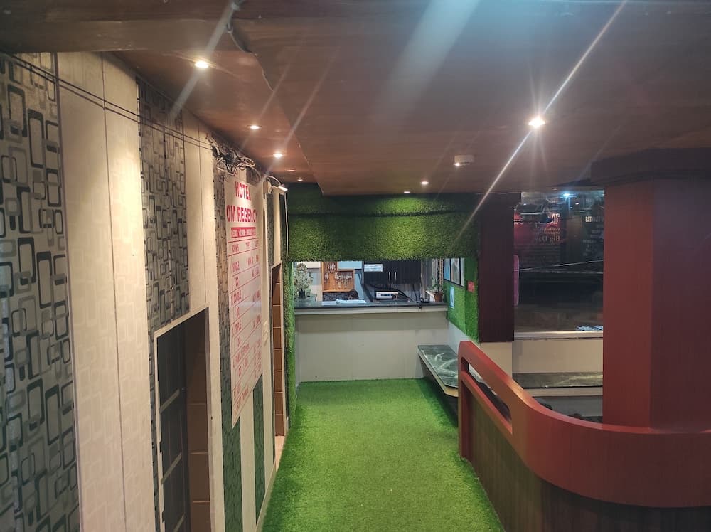 Hotel Om Regency