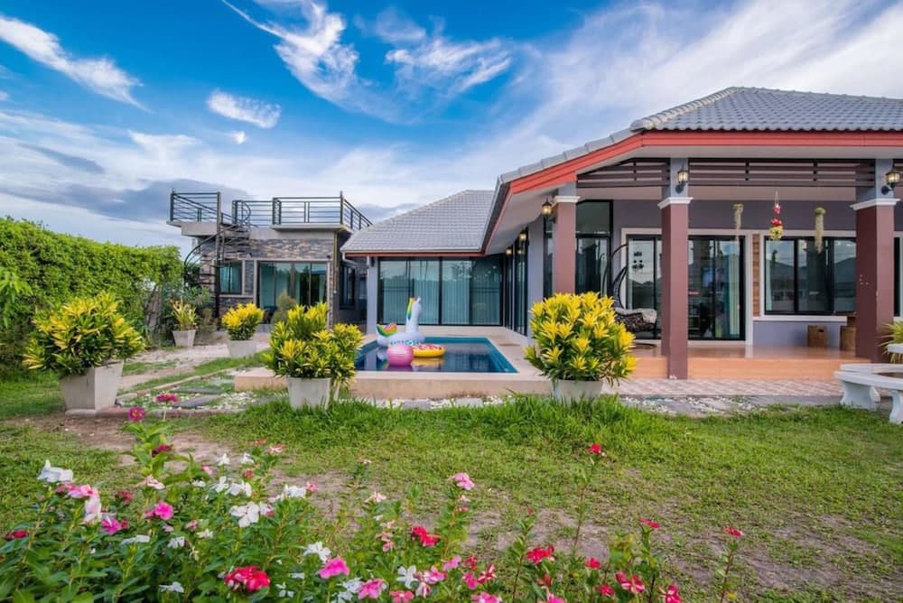 Piem Suk Pool Villa