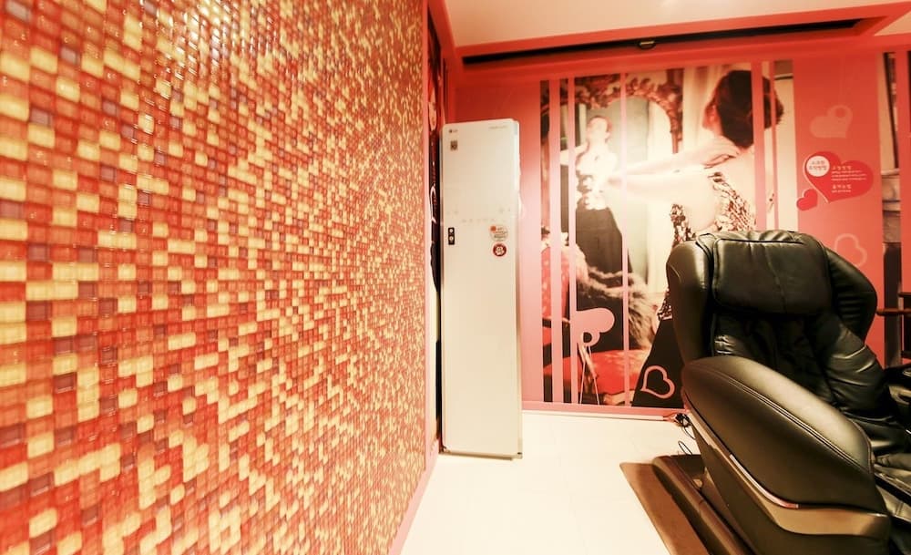 Show Hotel