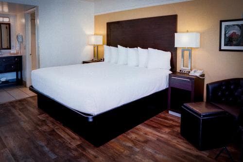 Pines Motel