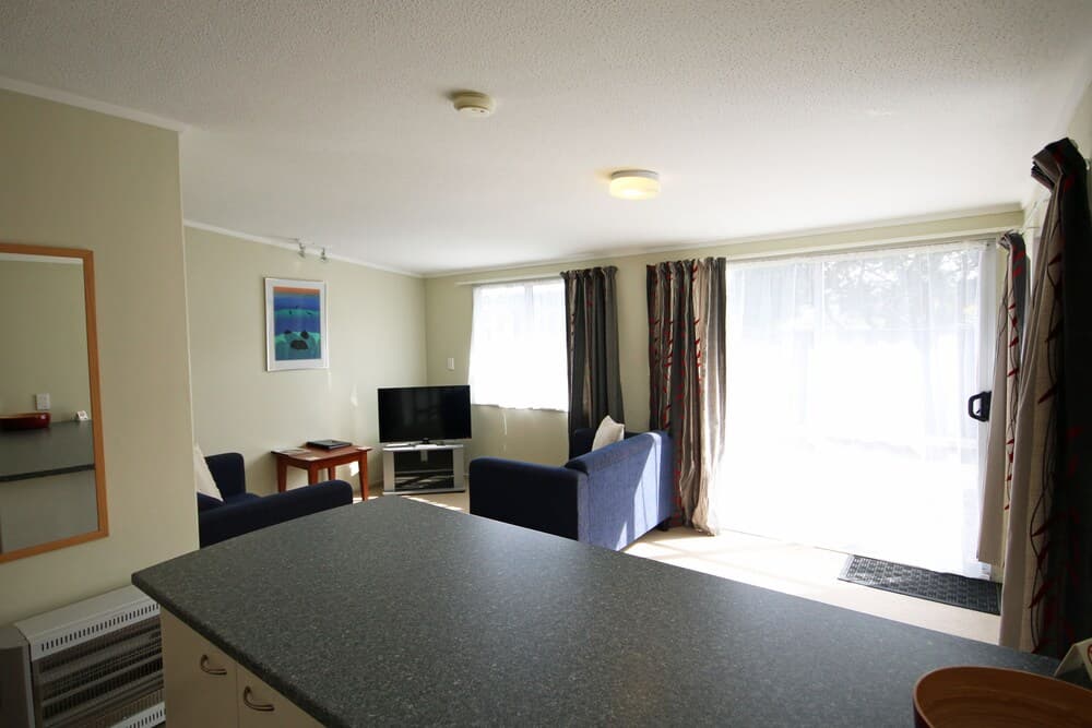 Spinnaker Motel