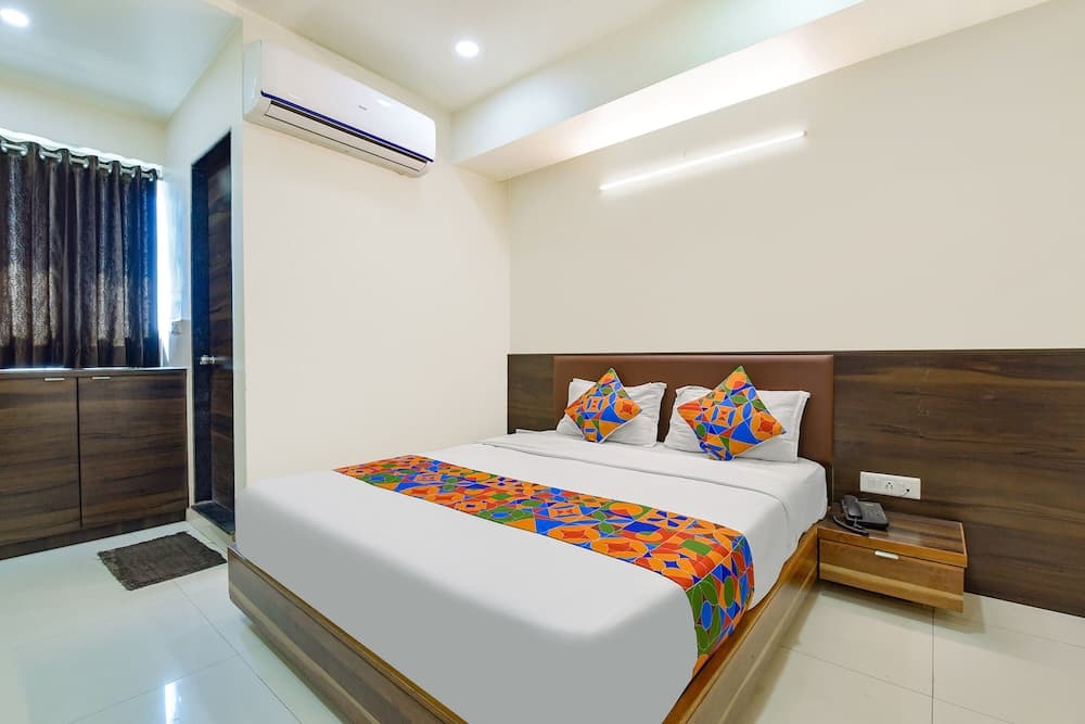 Fabhotel Crystal
