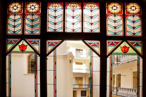 Riverside flat with King Castle view