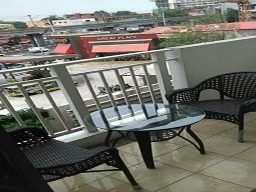 Sta.Mesa across SM Model Unit 2 BR