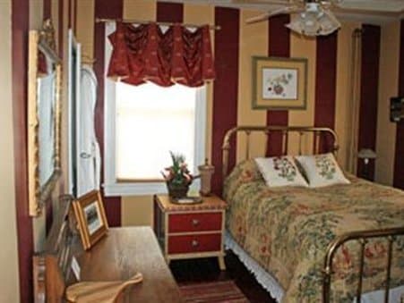 River Line Inn