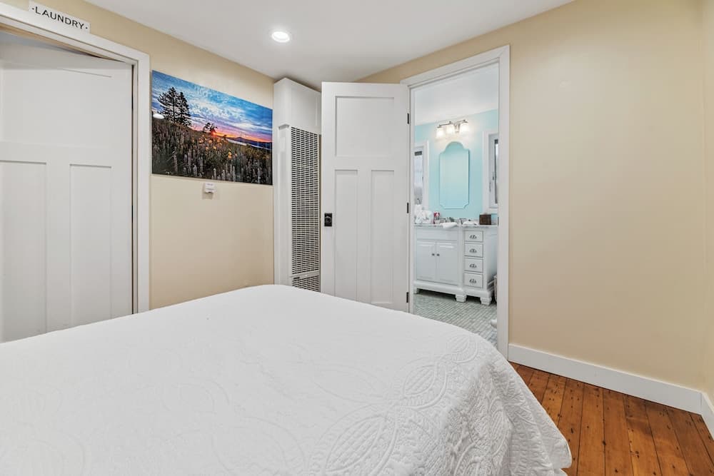 Casa Luna- Beautiful Maltby style home, just a short drive from Big Bear's attractions!