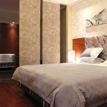 Float International Hotel