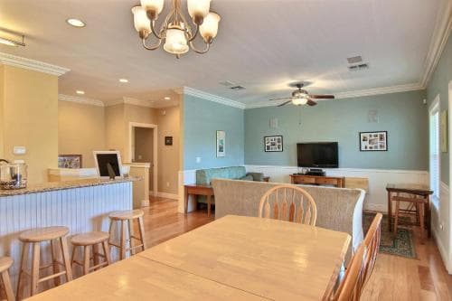 Sea Breeze Suites