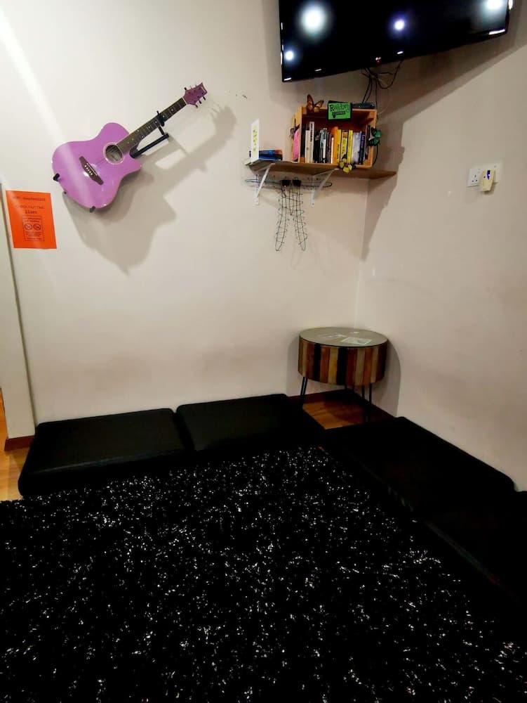 Sleepbox Hotel - Hostel