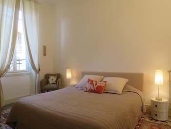 Maison Velvet