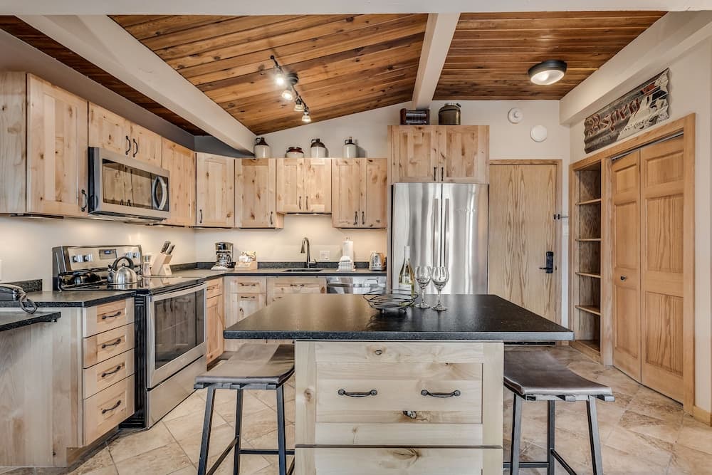 Laurelwood Condominiums 108