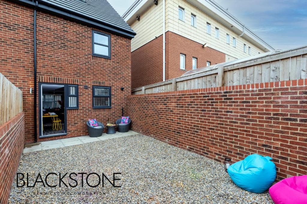 Island House - 3 Bedroom Townhouse by BPNE