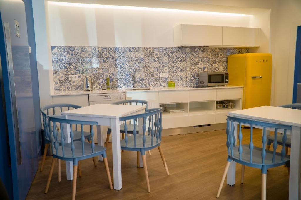 ZIGZAG HOSTEL
