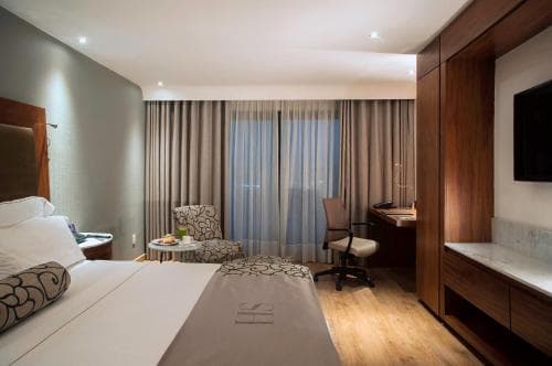 HS HOTSSON Hotel Leon