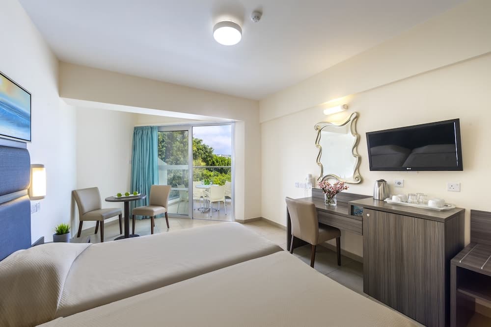 Tofinis Hotel